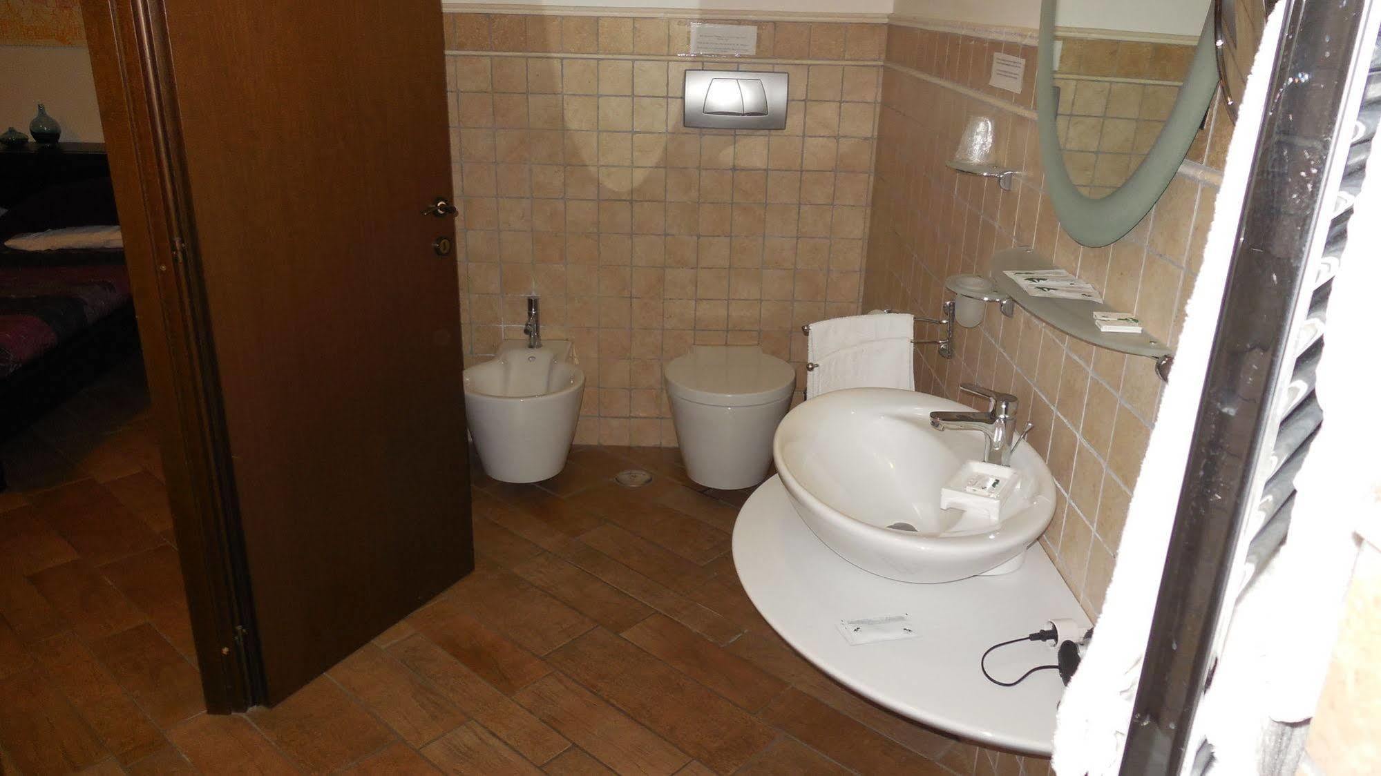 Tridente Rooms Рим Екстер'єр фото